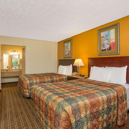 Days Inn By Wyndham Chester Luaran gambar