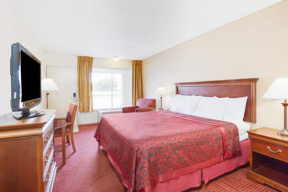 Days Inn By Wyndham Chester Luaran gambar