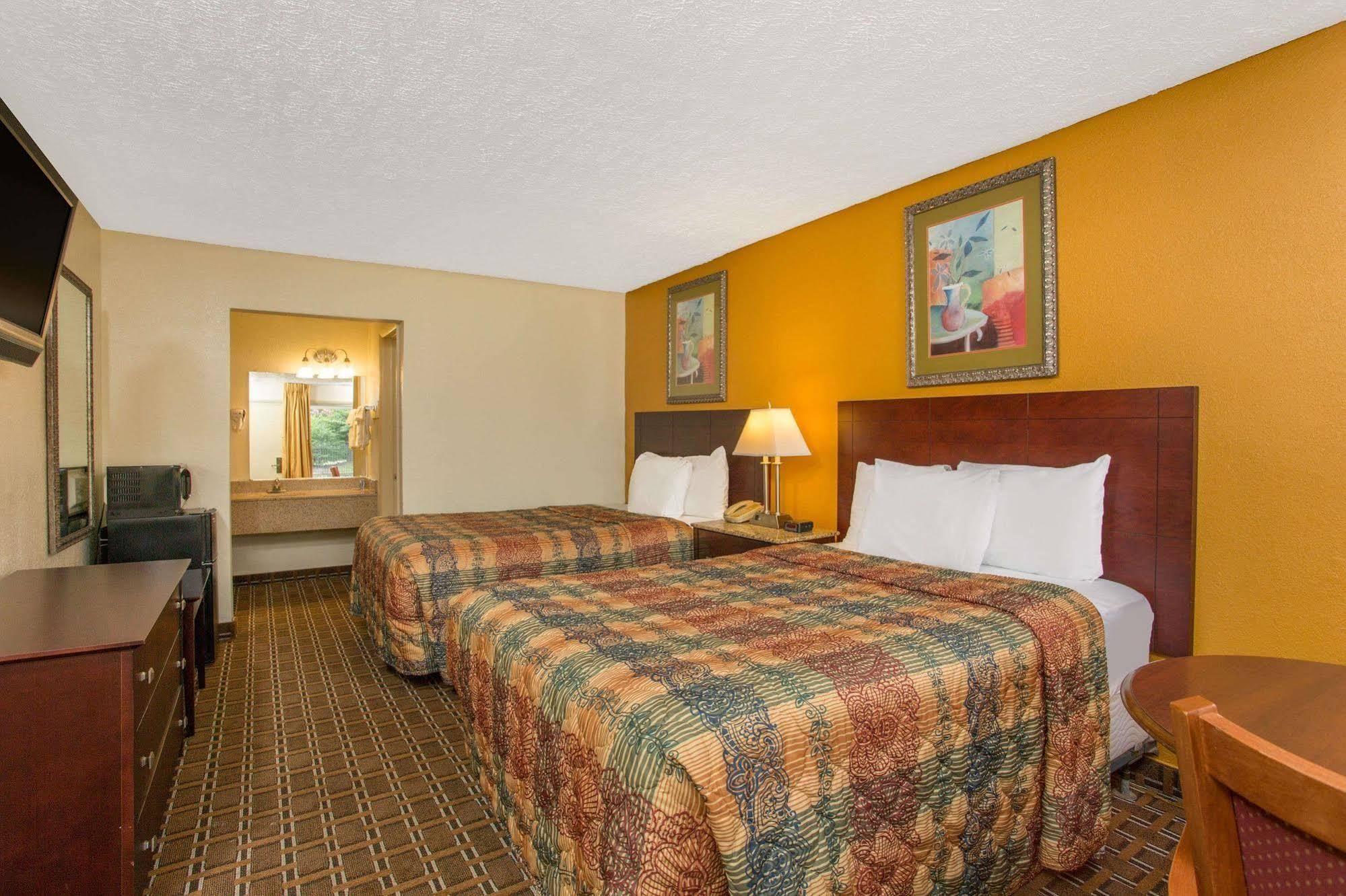 Days Inn By Wyndham Chester Luaran gambar