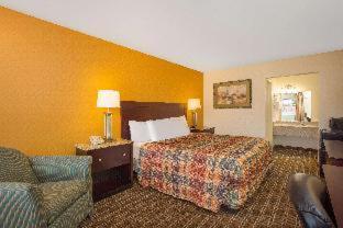 Days Inn By Wyndham Chester Bilik gambar