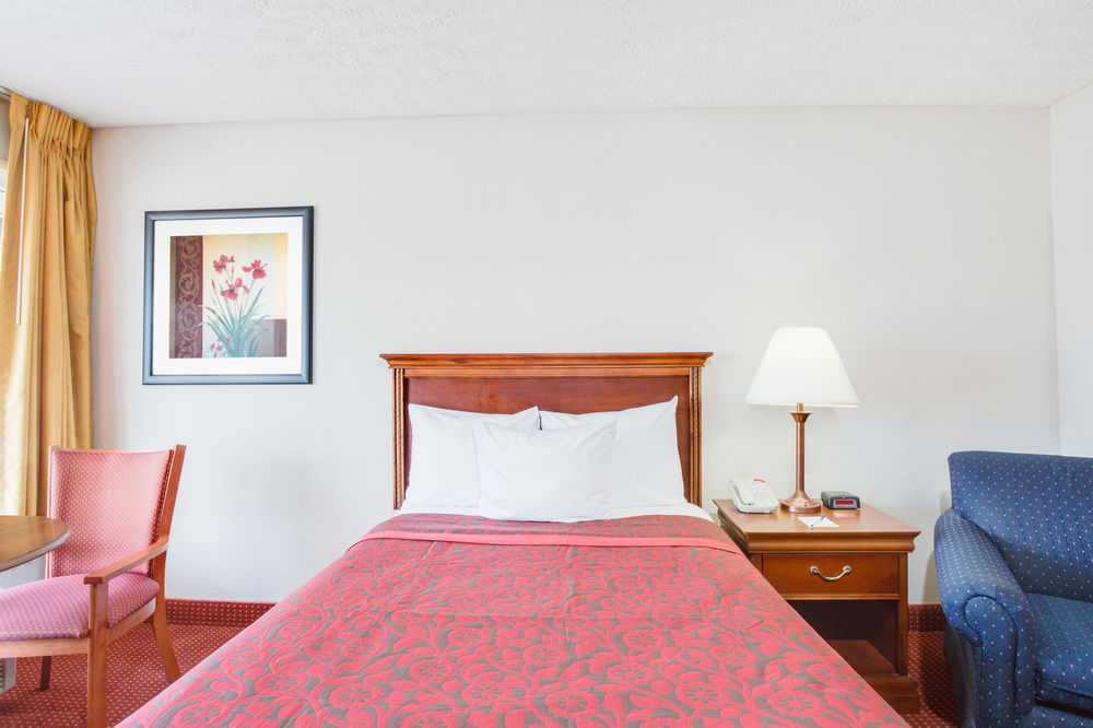 Days Inn By Wyndham Chester Luaran gambar