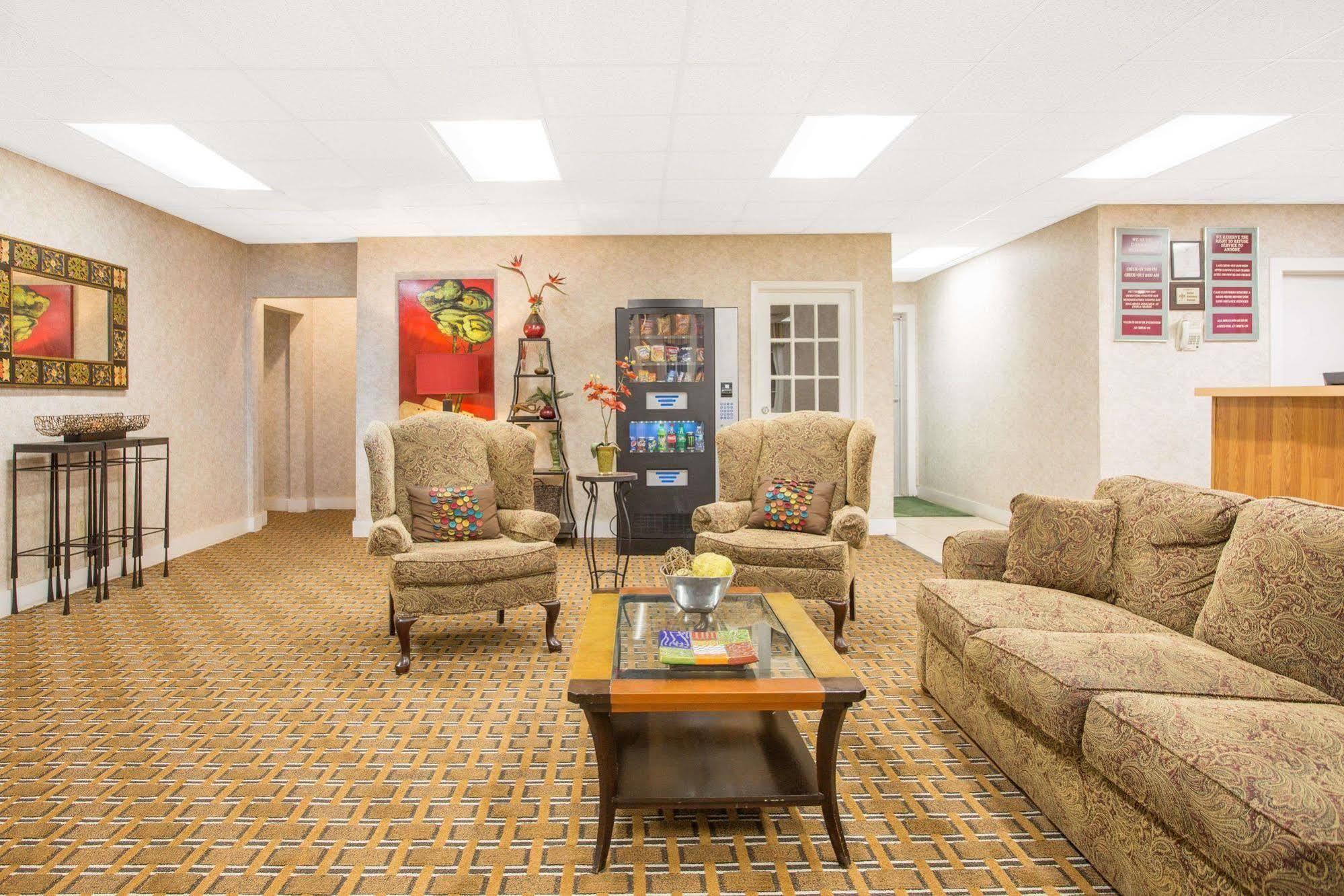 Days Inn By Wyndham Chester Luaran gambar