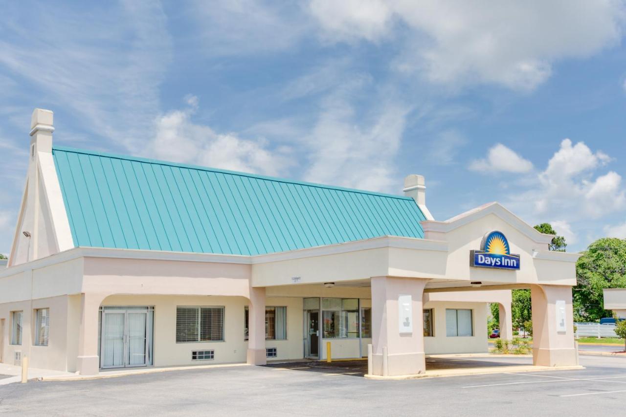 Days Inn By Wyndham Chester Luaran gambar