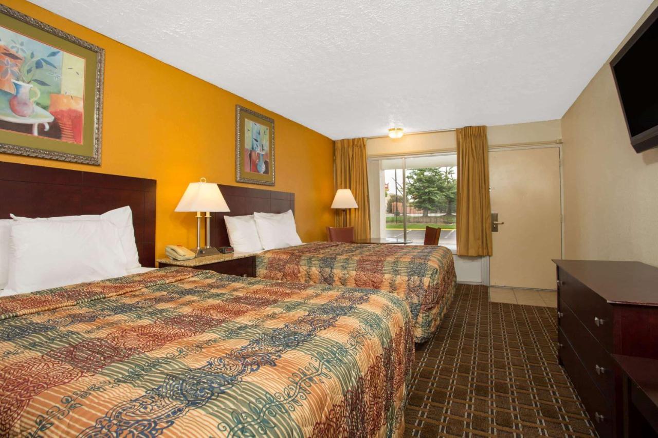 Days Inn By Wyndham Chester Luaran gambar